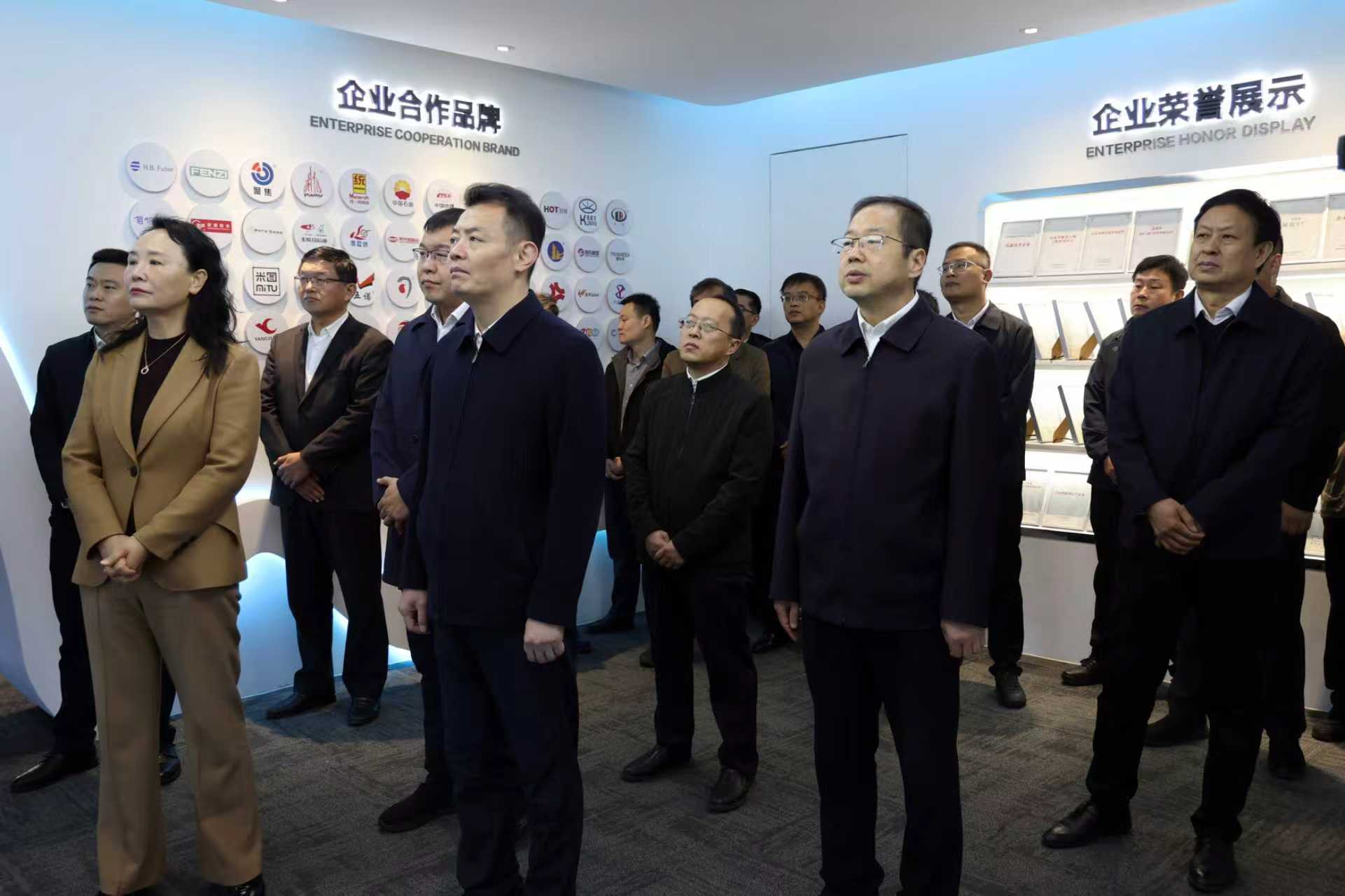 2025年10月28日縣委副書記、縣長(zhǎng)張小帆，縣政協(xié)主席劉忠亮等到公司調(diào)研人才隊(duì)伍建設(shè)相關(guān)情況